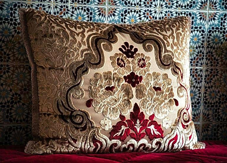 المنسوجات الأناضولية التقليدية في ديكور المنزل.