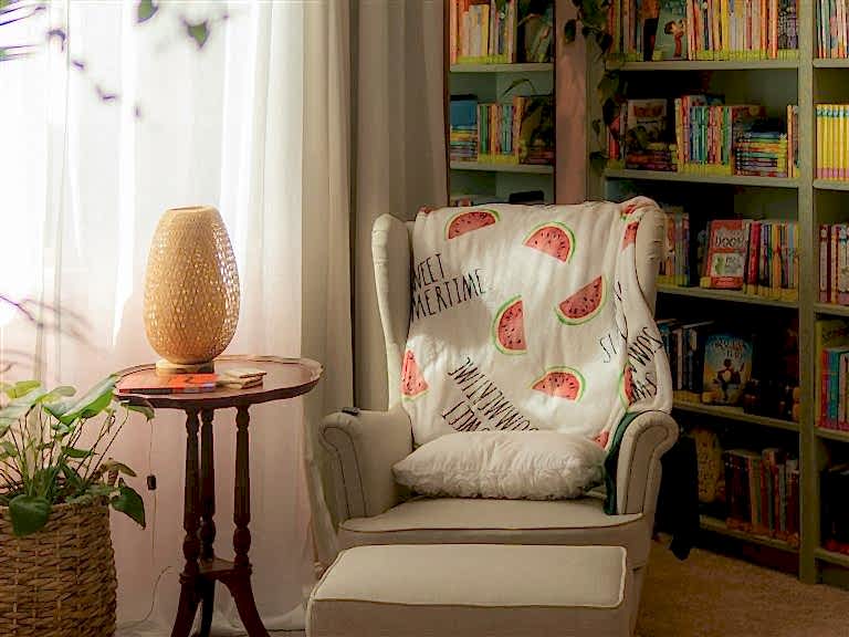 Evde Okuma Köşesi Kurmak İsteyenler İçin: Sakin ve Şık Kütüphane Fikirleri.