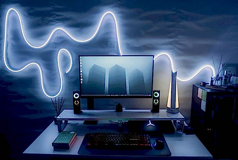 اتجاهات تصميم غرف اللاعبين وصنّاع المحتوى لعام 2025.