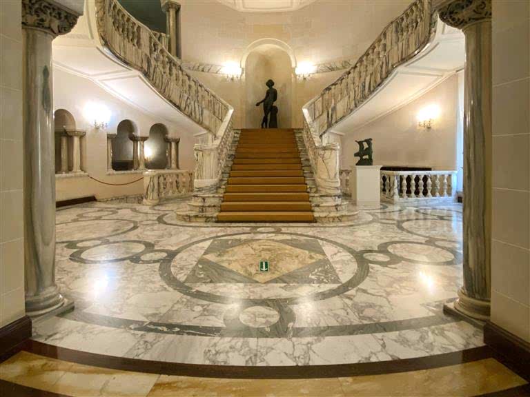 Villa Tasarımlarında Doğal Mermer Kullanımı.